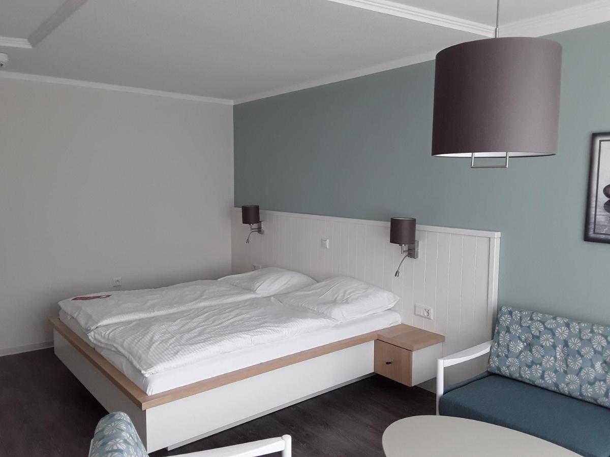 Mingers Hotel Neuharlingersiel Eksteriør bilde