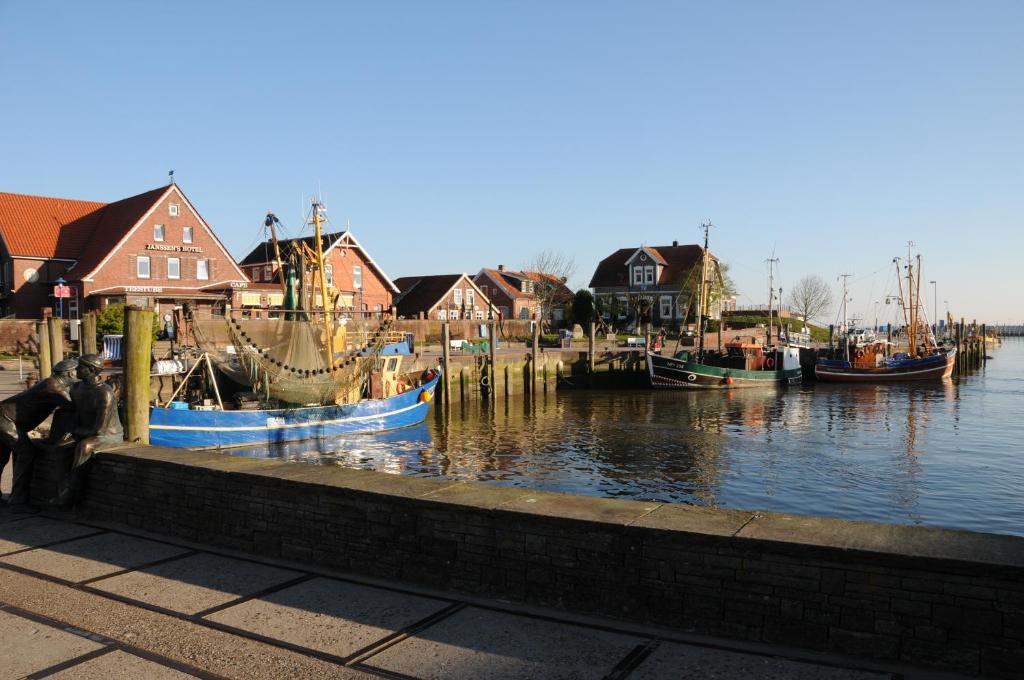 Mingers Hotel Neuharlingersiel Eksteriør bilde